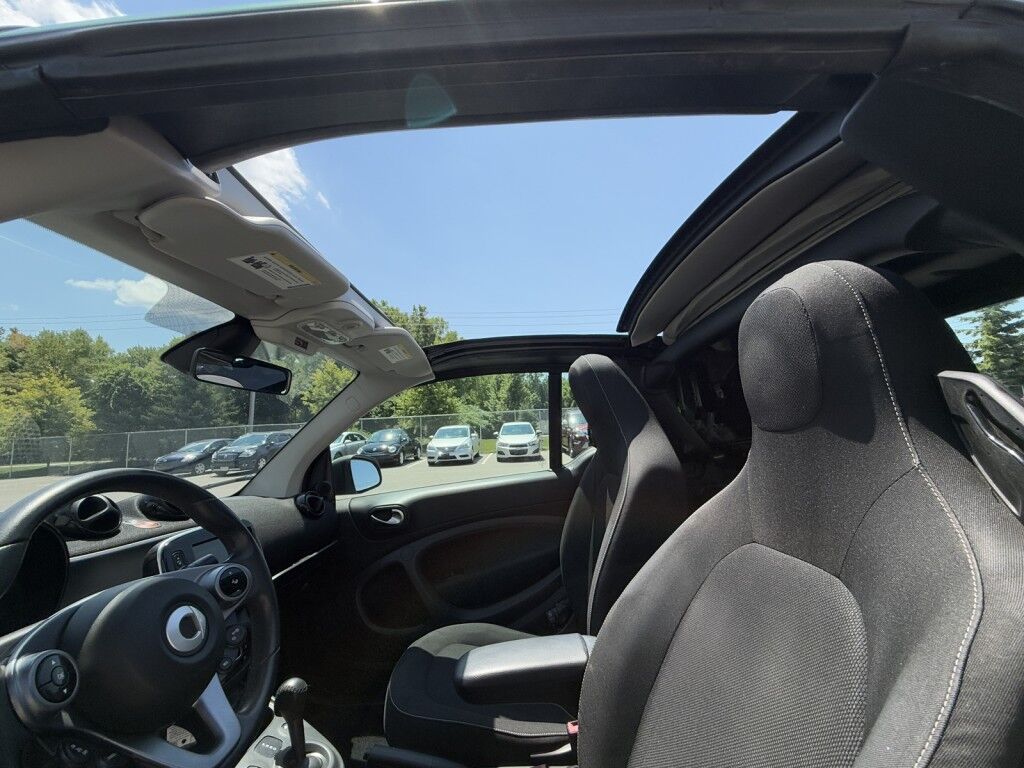 2017 smart fortwo passion cabriolet Maumee OH