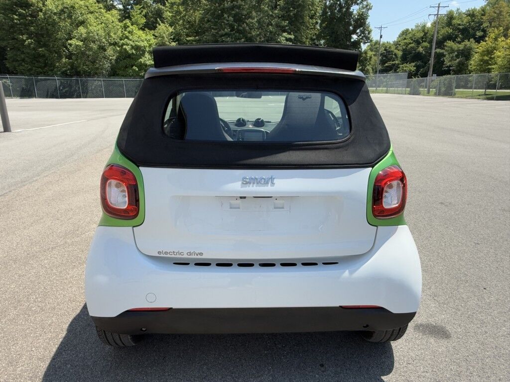 2017 smart fortwo passion cabriolet Maumee OH