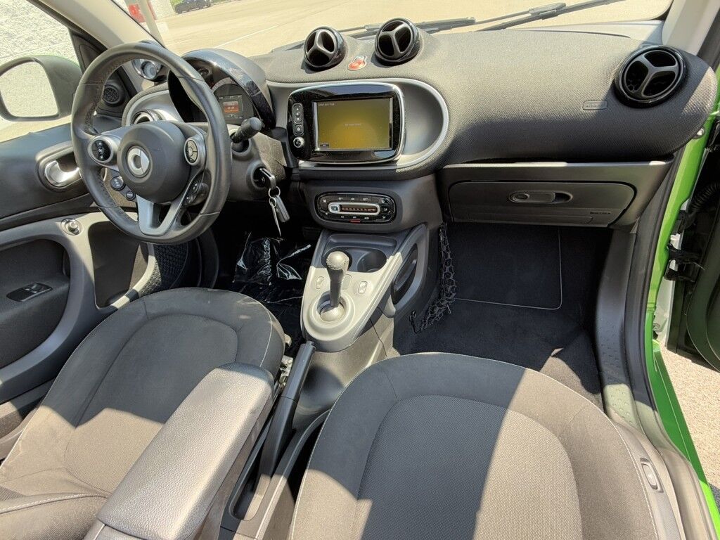 2017 smart fortwo passion cabriolet Maumee OH