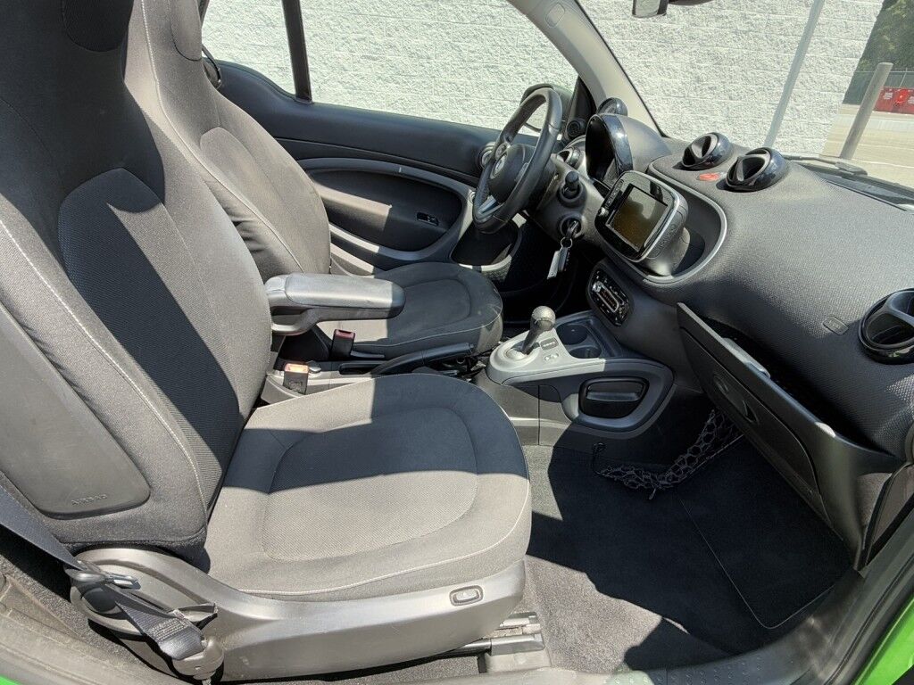 2017 smart fortwo passion cabriolet Maumee OH