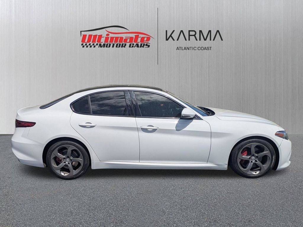 2018 Alfa Romeo Giulia Base