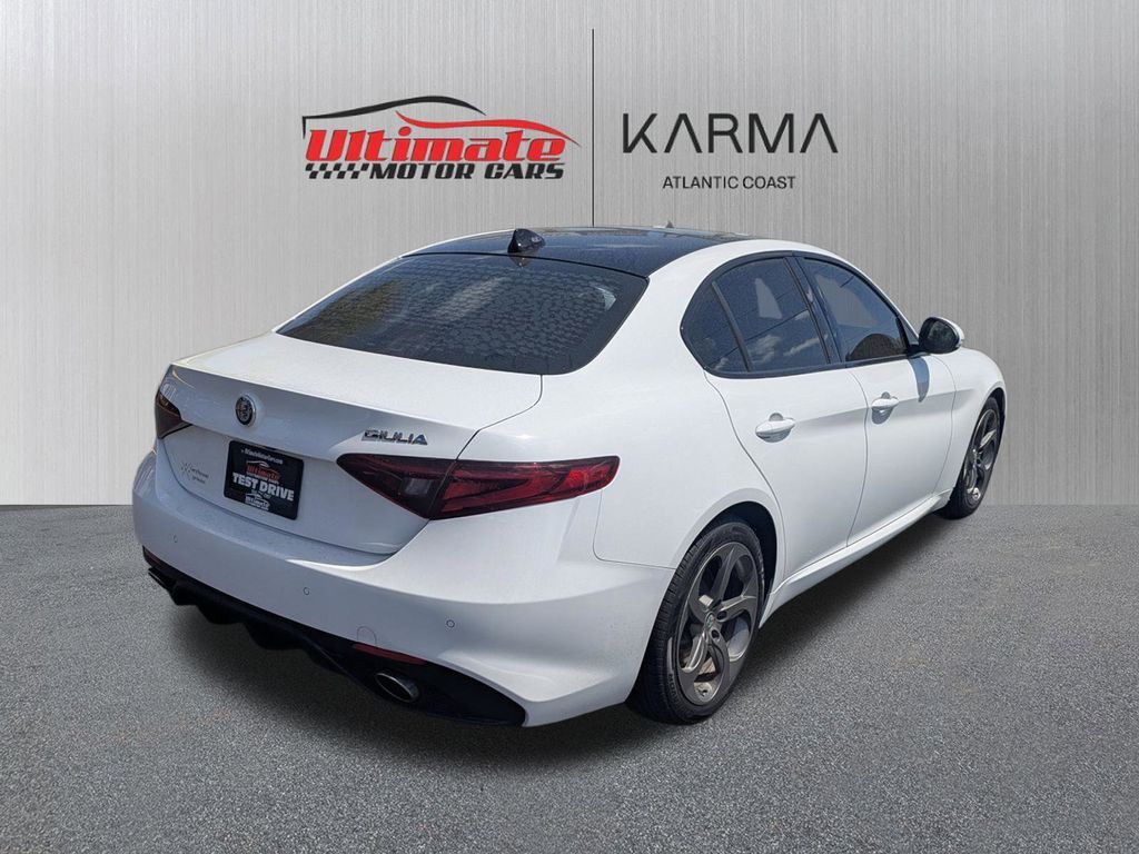 2018 Alfa Romeo Giulia Base