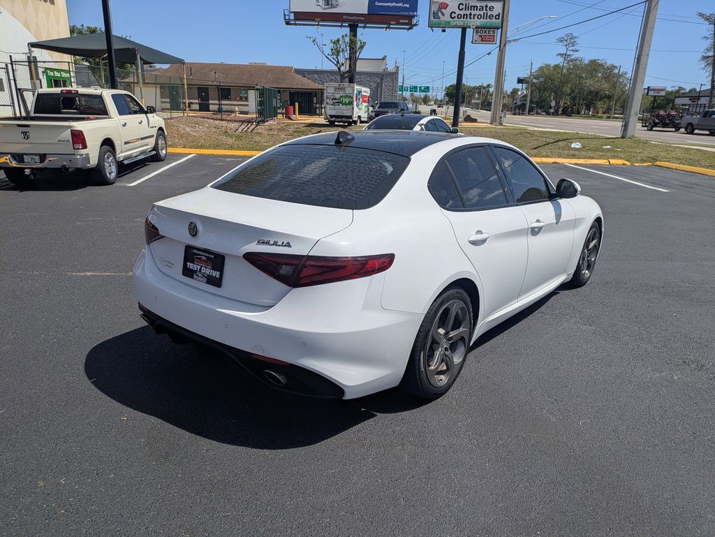 2018 Alfa Romeo Giulia Base