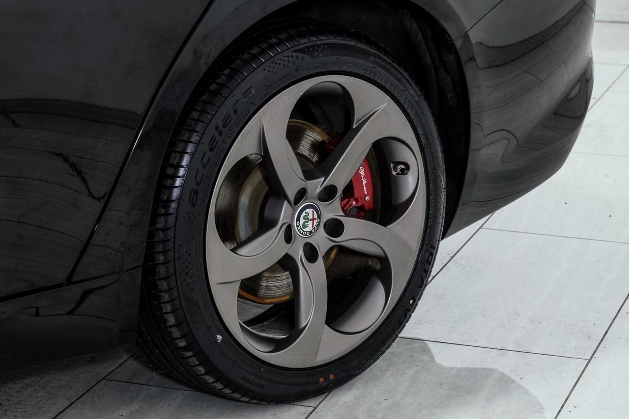 2018 Alfa Romeo Giulia SPORT AWD DRIVER ASSIST DYNAMIC PKG DRIVER ASSIST STATIC PKG LEATHER SEATS REAR CAMERA Carrollton TX