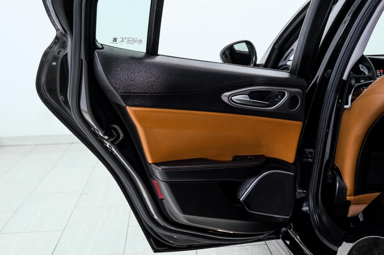 2018 Alfa Romeo Giulia SPORT AWD DRIVER ASSIST DYNAMIC PKG DRIVER ASSIST STATIC PKG LEATHER SEATS REAR CAMERA Carrollton TX