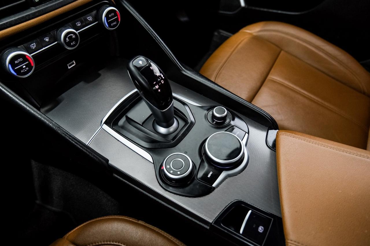 2018 Alfa Romeo Giulia SPORT AWD DRIVER ASSIST DYNAMIC PKG DRIVER ASSIST STATIC PKG LEATHER SEATS REAR CAMERA Carrollton TX