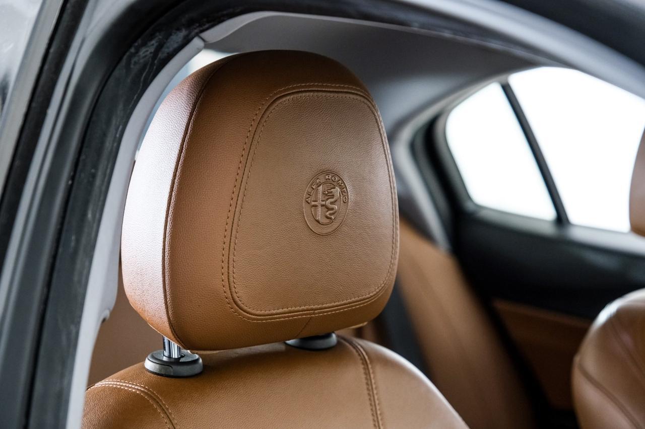 2018 Alfa Romeo Giulia SPORT AWD DRIVER ASSIST DYNAMIC PKG DRIVER ASSIST STATIC PKG LEATHER SEATS REAR CAMERA Carrollton TX