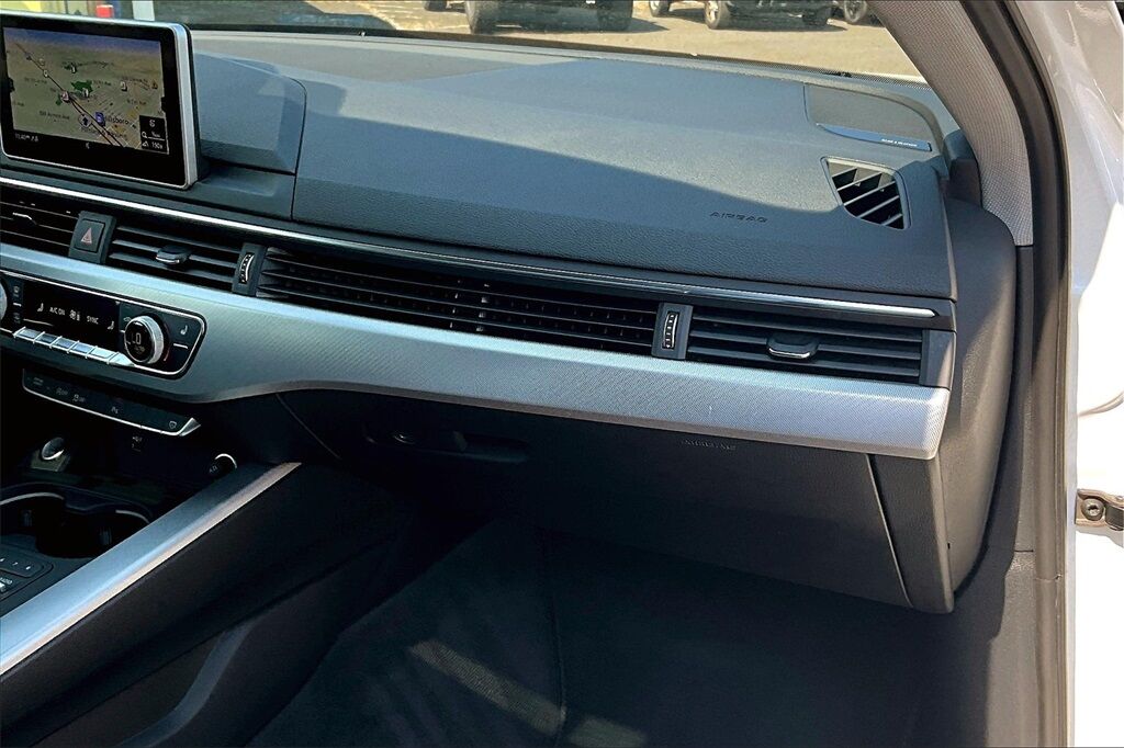 2018 Audi A4 2.0T Ultra Premium photo 18