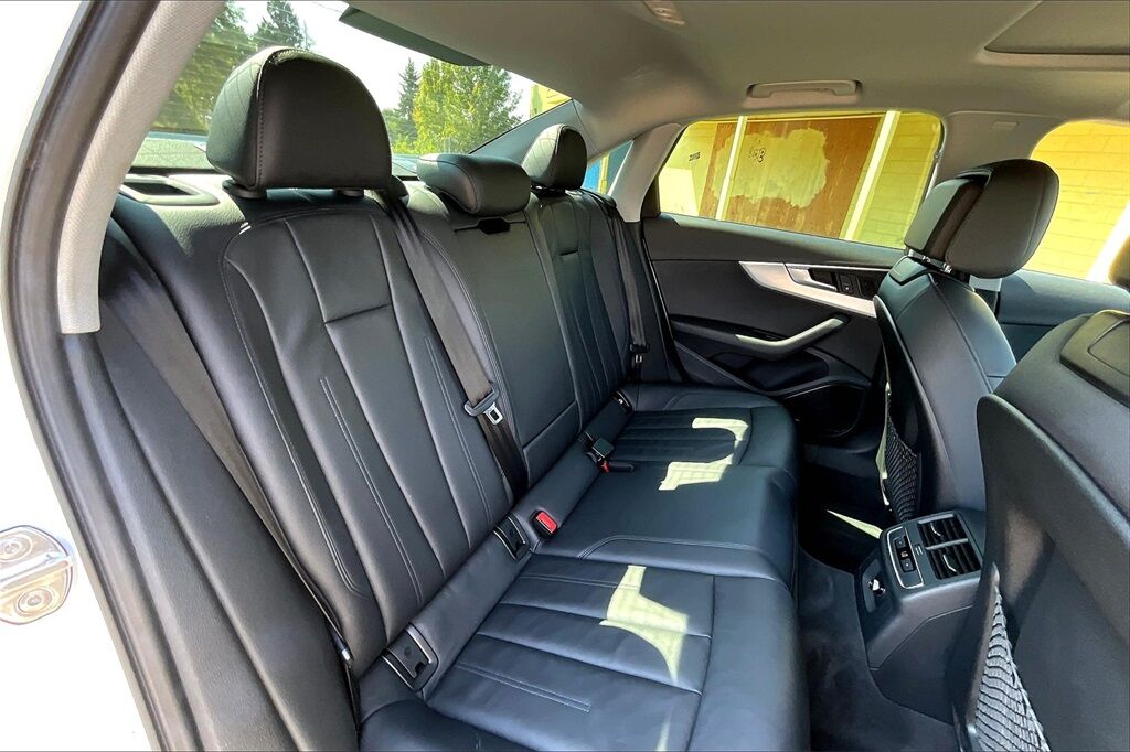 2018 Audi A4 2.0T Ultra Premium photo 19