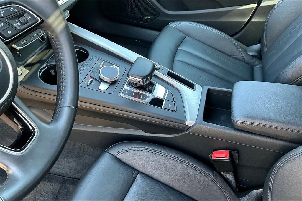 2018 Audi A4 2.0T Ultra Premium photo 16