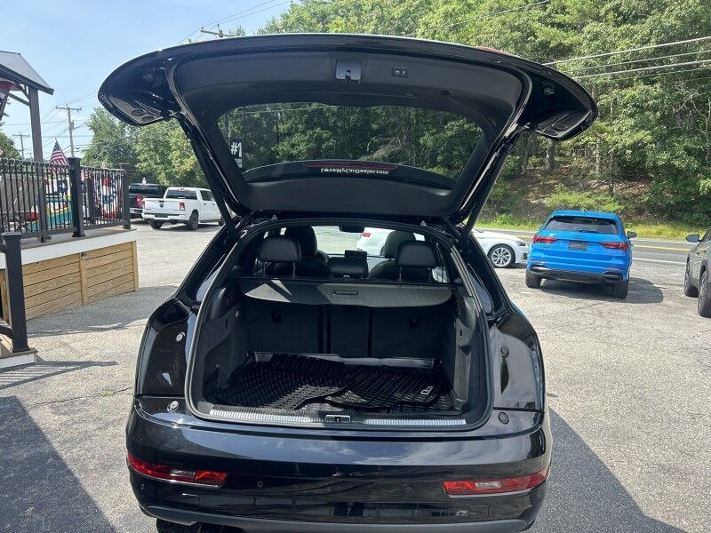 2018 Audi Q3 Premium Plus - LEATHER SUNROOF VERY CLEAN Whitinsville MA