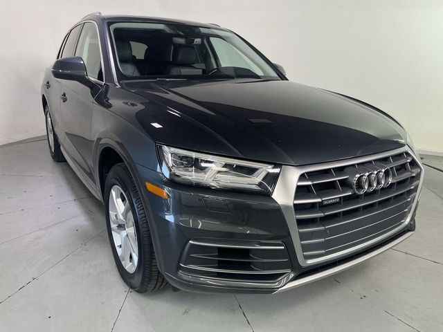 2018 Audi Q5 2.0T quattro S tronic Premium Plus's photo