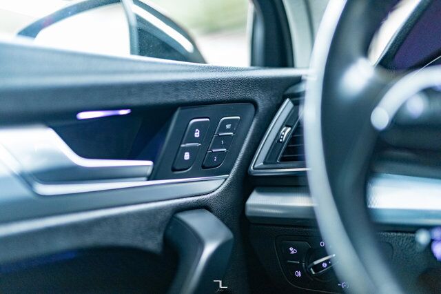 2018 Audi Q5 Quattro Progressiv Leather Roof Nav BCam Red Deer AB