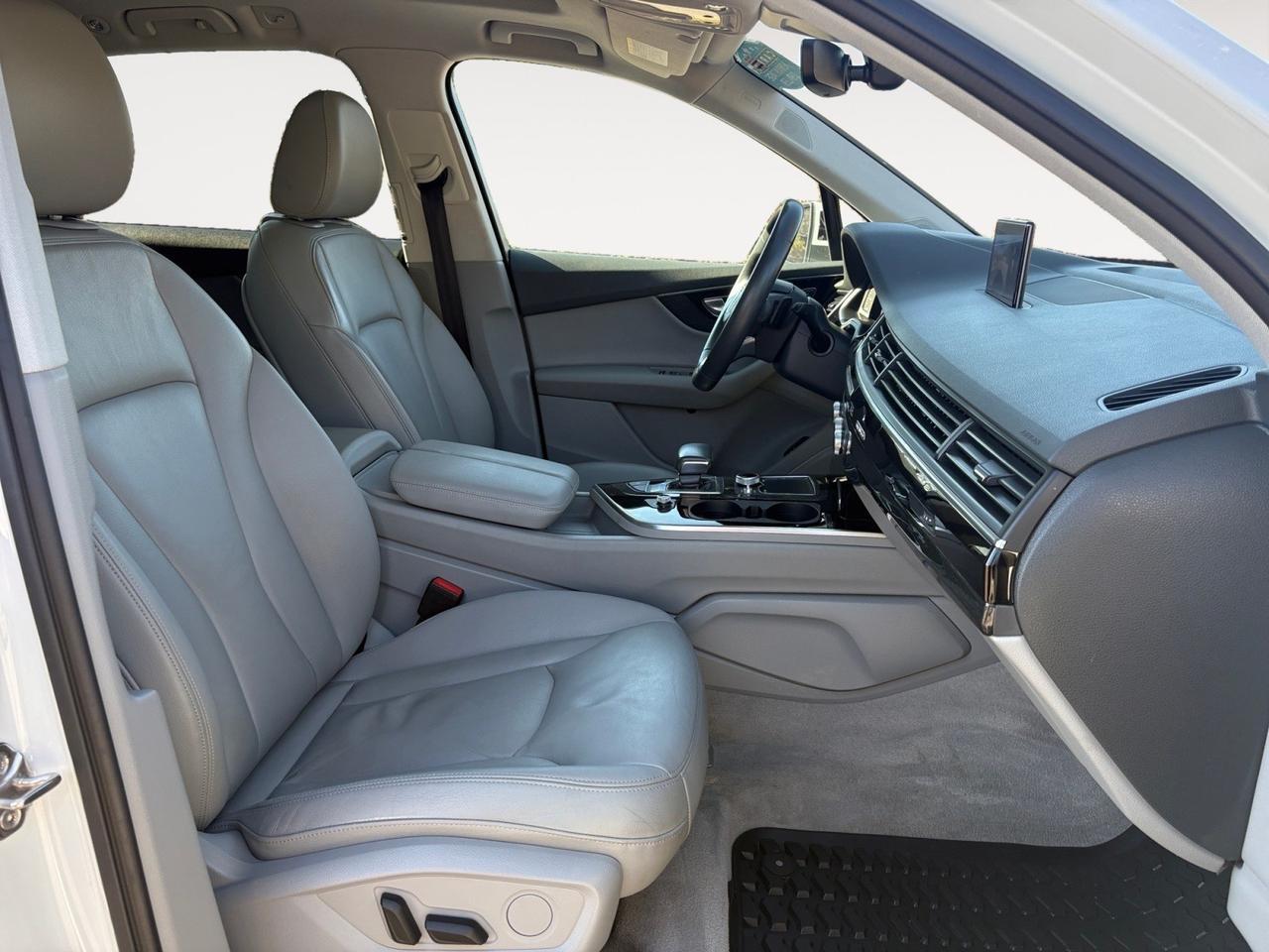 2018 Audi Q7 Premium Plus, PANORAMIC MOONROOF, POWER LIFTGATE, HEATED STEERING WHEEL & SEATS, LANE KEEP ASSIST, BLIND SPOT ALERT, AUTO START/STOP, 360 BACKUP CAMERA, LOW MILEAGE, CLEAN CARFAX, DRIVE IN LUXURY! Virginia Beach VA