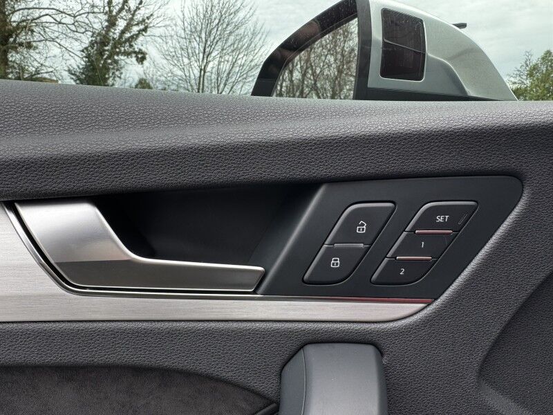 2018 Audi SQ5 Prestige Willow Grove PA