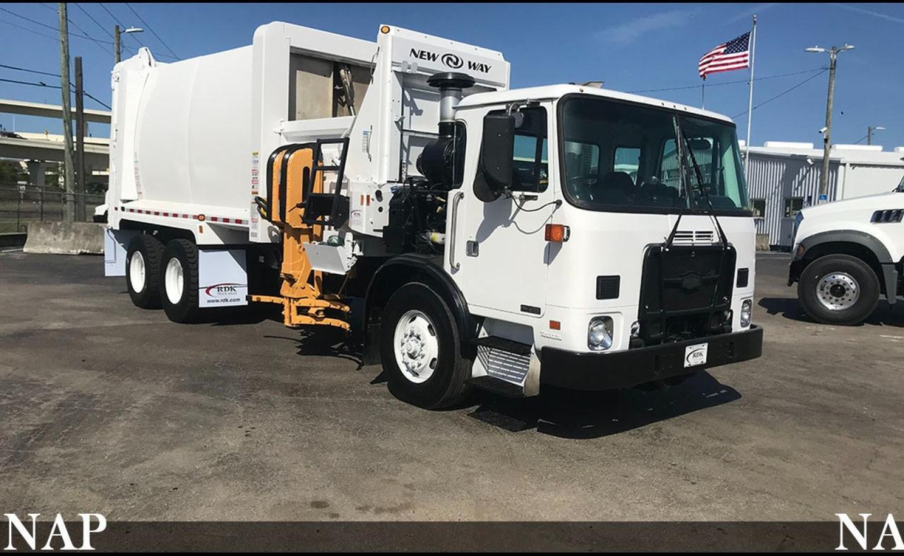 2018 Autocar ACX64 31 yard New Way Side Loader Garbage Truck