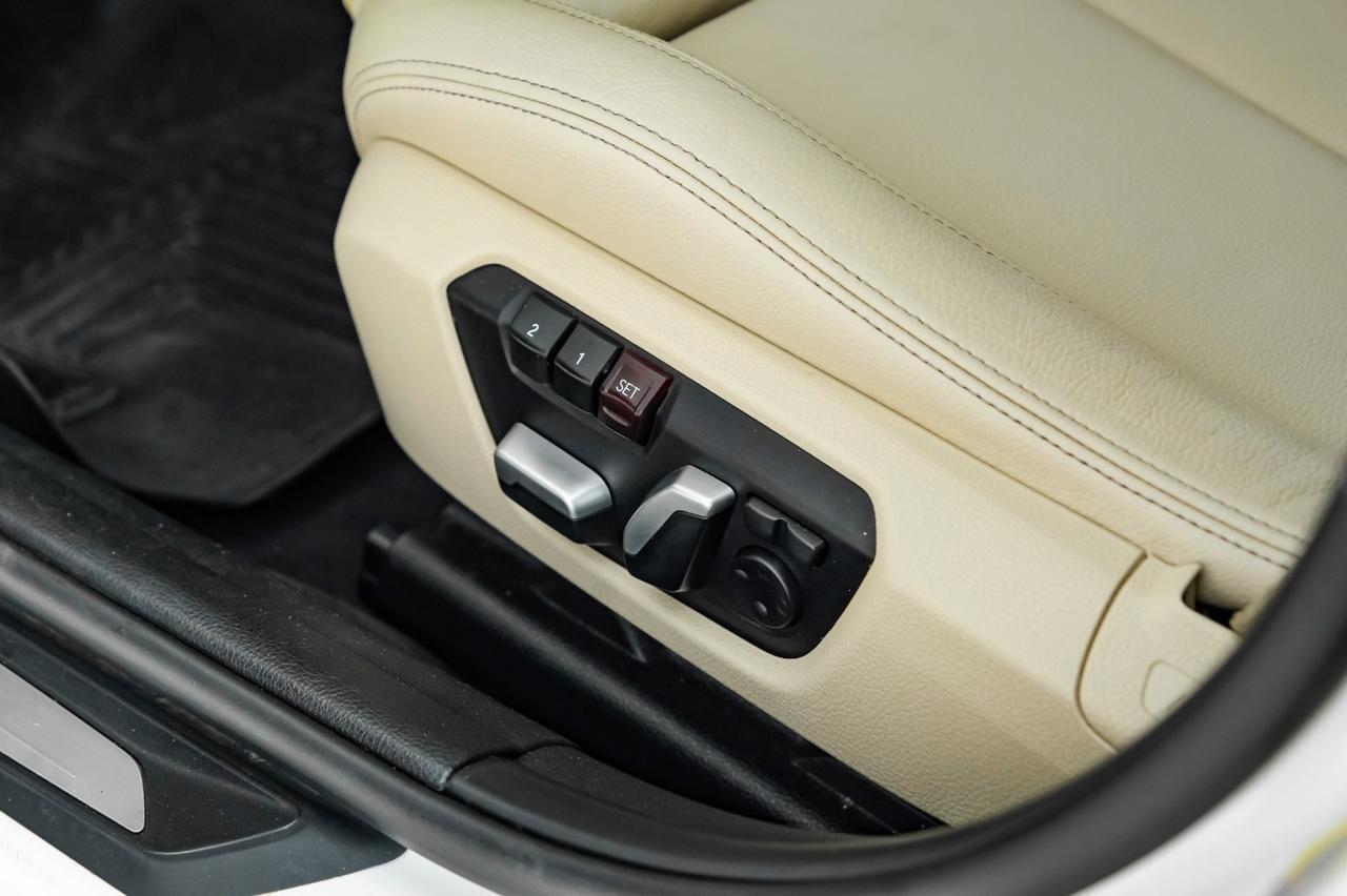 2018 BMW 330e iPERFORMANCE HEADUP DISPLAY BLIND SPOT ASSIST DRIVER ASSIST PKG Carrollton TX