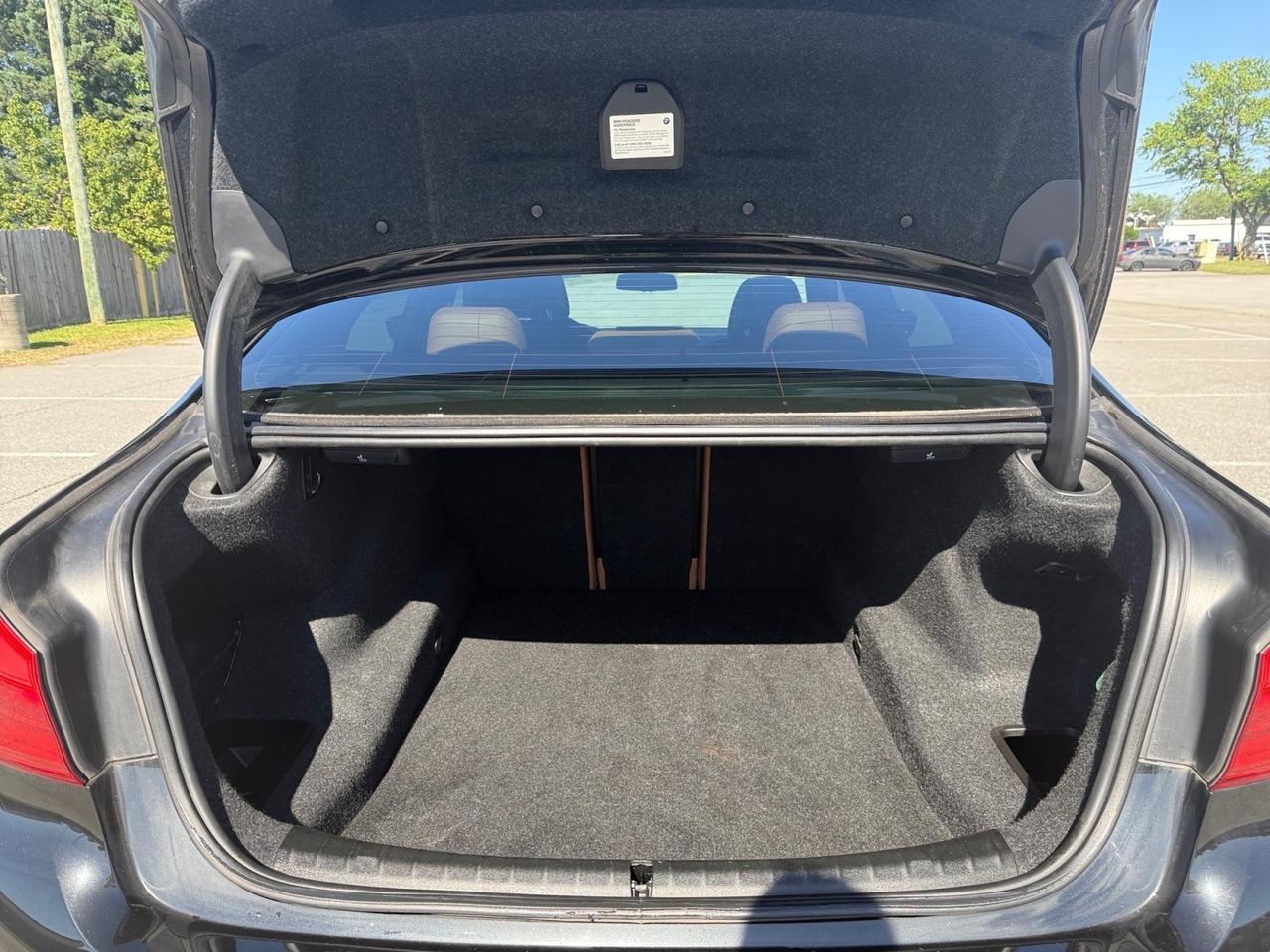 2018 BMW 5 Series 530i, HEATED SEATS, BLUETOOTH, POWER LIFTGATE, BACKUP CAMERA, POWER FOLDING MIRRORS, POWER MIRRORS, SUNROOF, KEYLESS START, FLOOR MATS, THIS BLACK BEAUTY IS READY TO BE DROVE! Norfolk VA