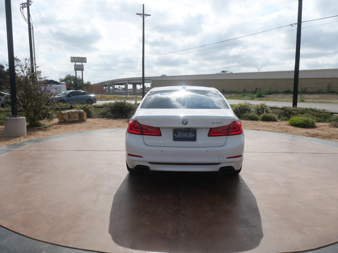 2018 BMW 5 Series 540i