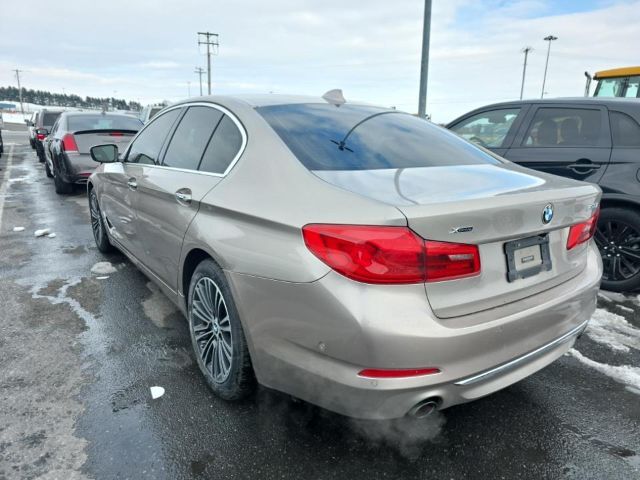 2018 BMW 530i xDrive LUXURY LINE