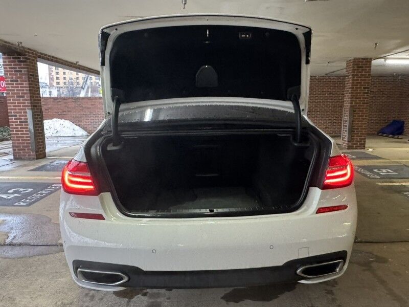 2018 BMW 7 Series 750i xDrive AWD w/ M Sport Package Arlington VA