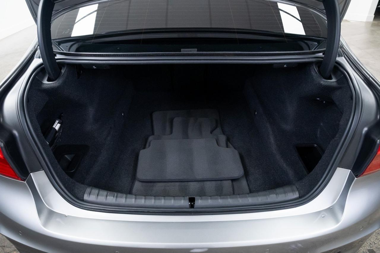 2018 BMW M5 Base Vented Seats Executive Package Portland OR