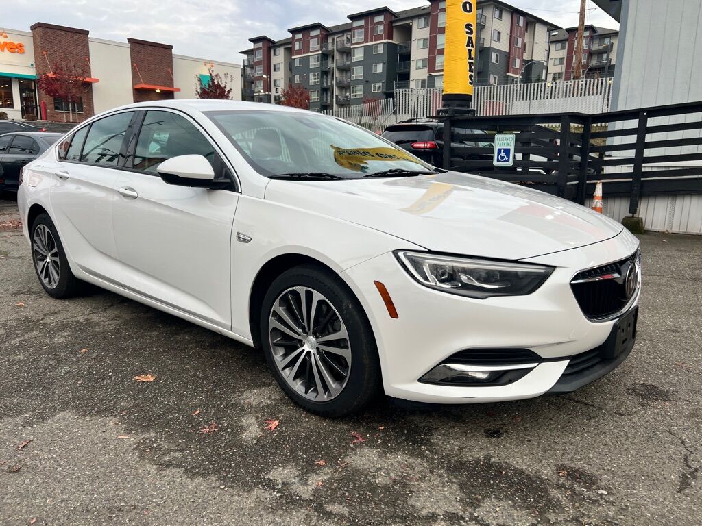 2018 BUICK REGAL SPORTBACK ESSENCE