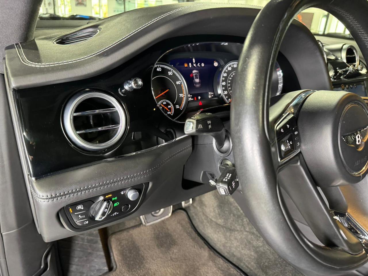 2018 Bentley Bentayga Activity Edition W12 Naim For Bentley audio system, cooled seats, 360 degree camera system & MORE!!! Fort Lauderdale FL