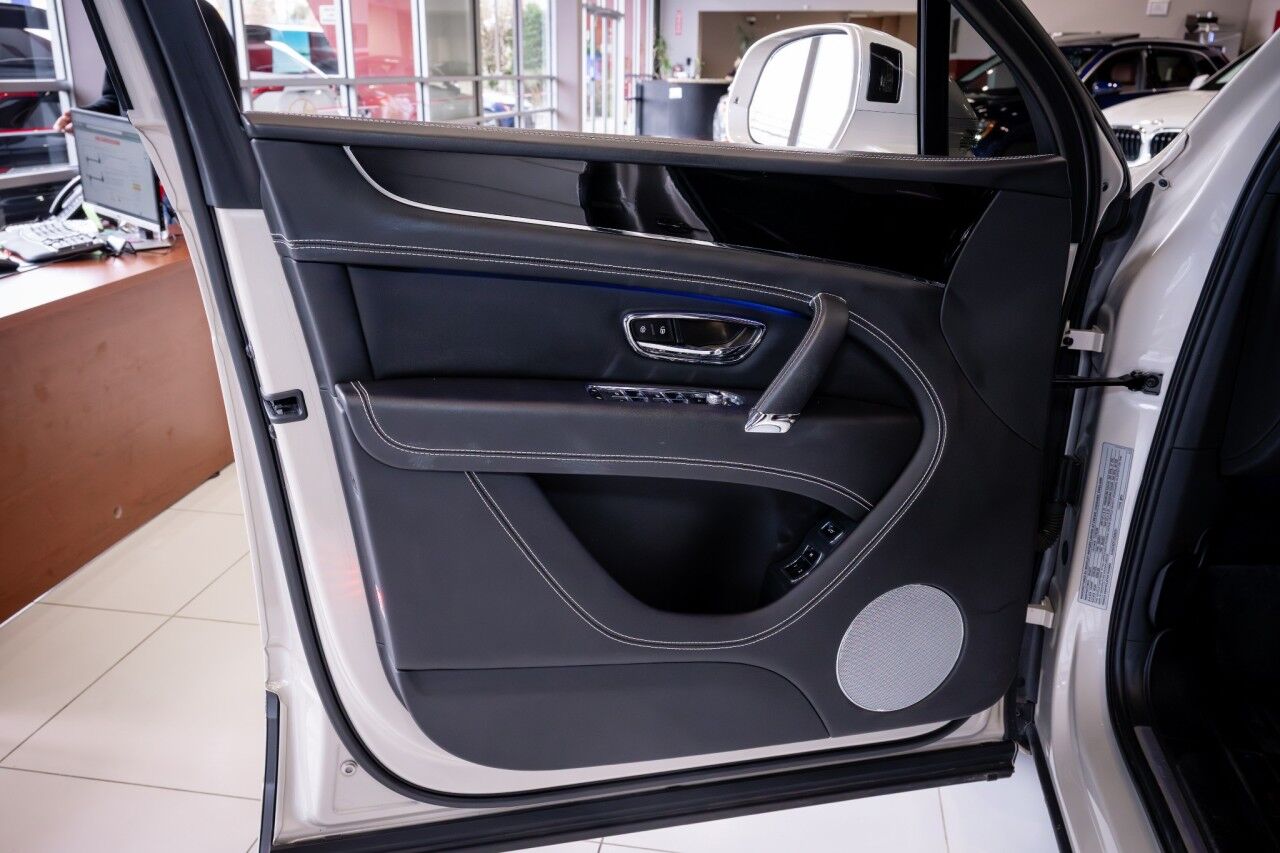 2018 Bentley Bentayga W12 Signature, 3rd Row Seating Springfield NJ