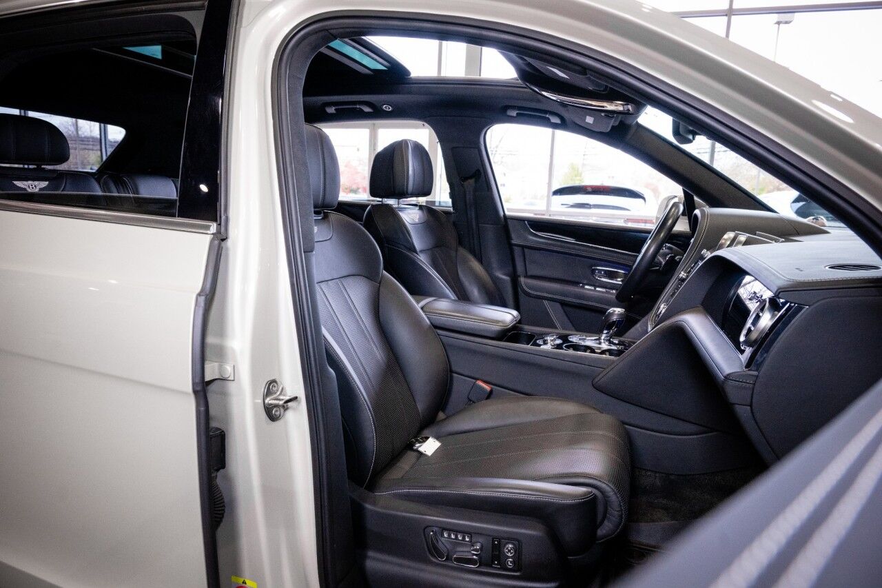 2018 Bentley Bentayga W12 Signature, 3rd Row Seating Springfield NJ
