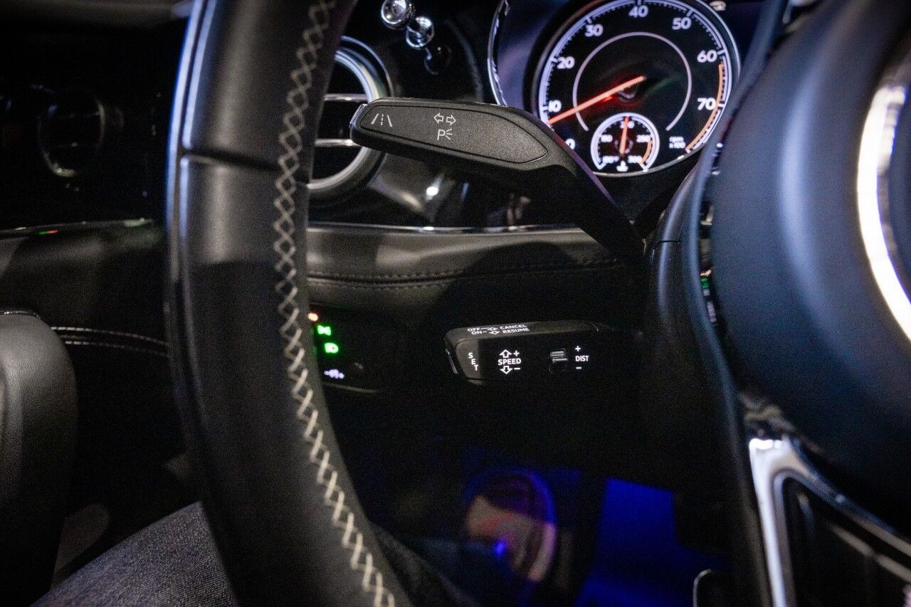 2018 Bentley Bentayga W12 Signature, 3rd Row Seating Springfield NJ