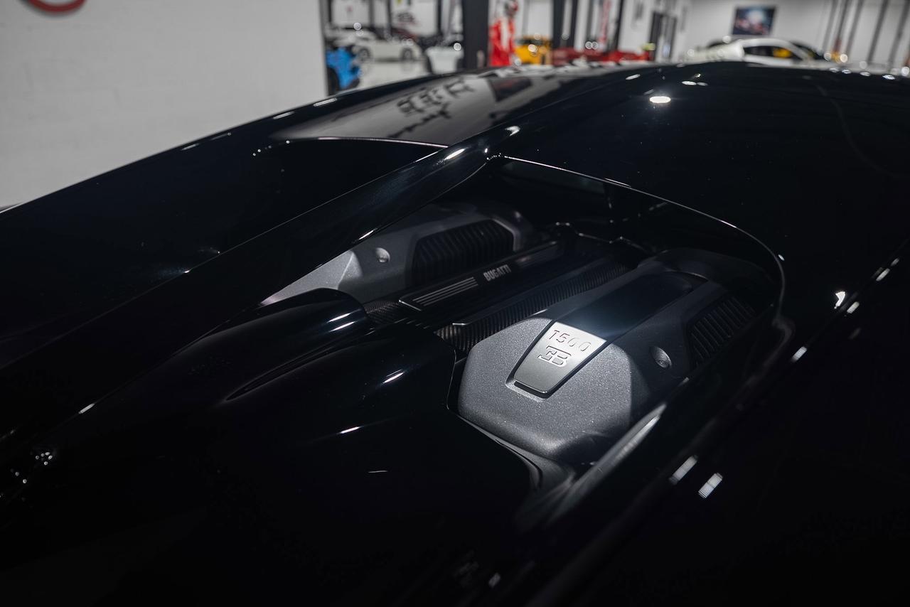 2018 Bugatti Chiron Nocturne paint, Sprint Blue Effect accenting, Beluga Black leather interior AND MUCH MORE!!! Fort Lauderdale FL