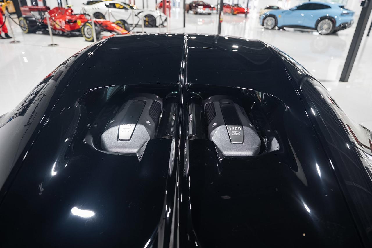 2018 Bugatti Chiron Nocturne paint, Sprint Blue Effect accenting, Beluga Black leather interior AND MUCH MORE!!! Fort Lauderdale FL