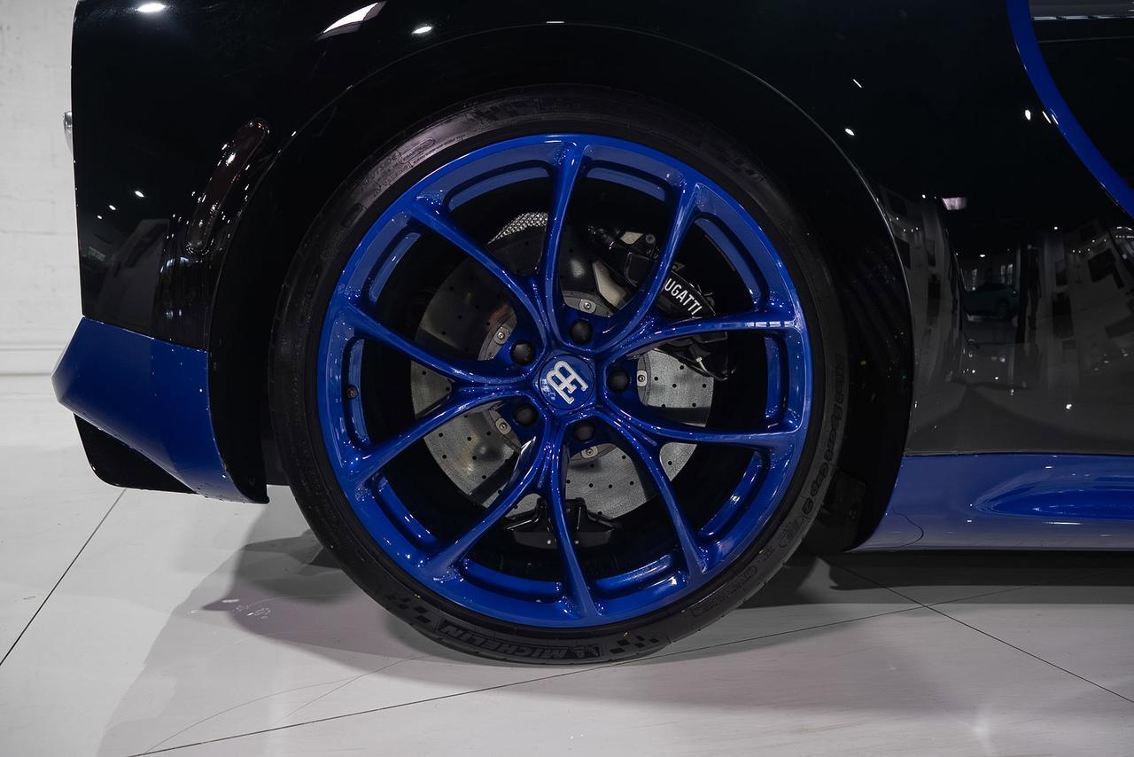 2018 Bugatti Chiron Nocturne paint, Sprint Blue Effect accenting, Beluga Black leather interior AND MUCH MORE!!! Fort Lauderdale FL