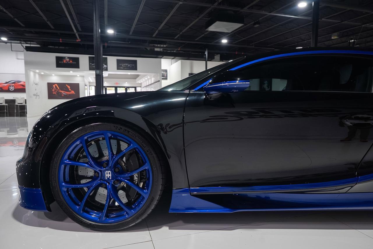 2018 Bugatti Chiron Nocturne paint, Sprint Blue Effect accenting, Beluga Black leather interior AND MUCH MORE!!! Fort Lauderdale FL