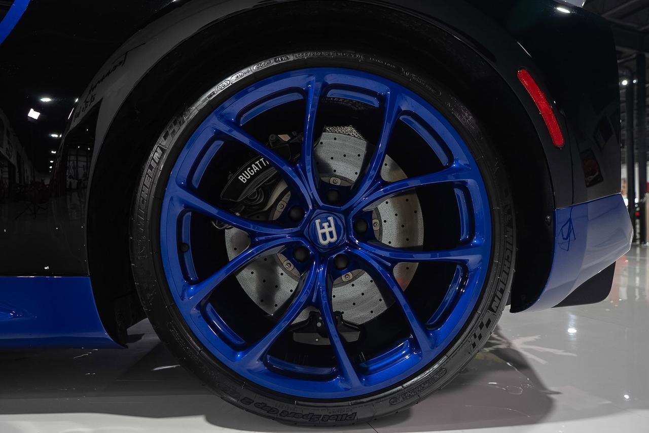 2018 Bugatti Chiron Nocturne paint, Sprint Blue Effect accenting, Beluga Black leather interior AND MUCH MORE!!! Fort Lauderdale FL