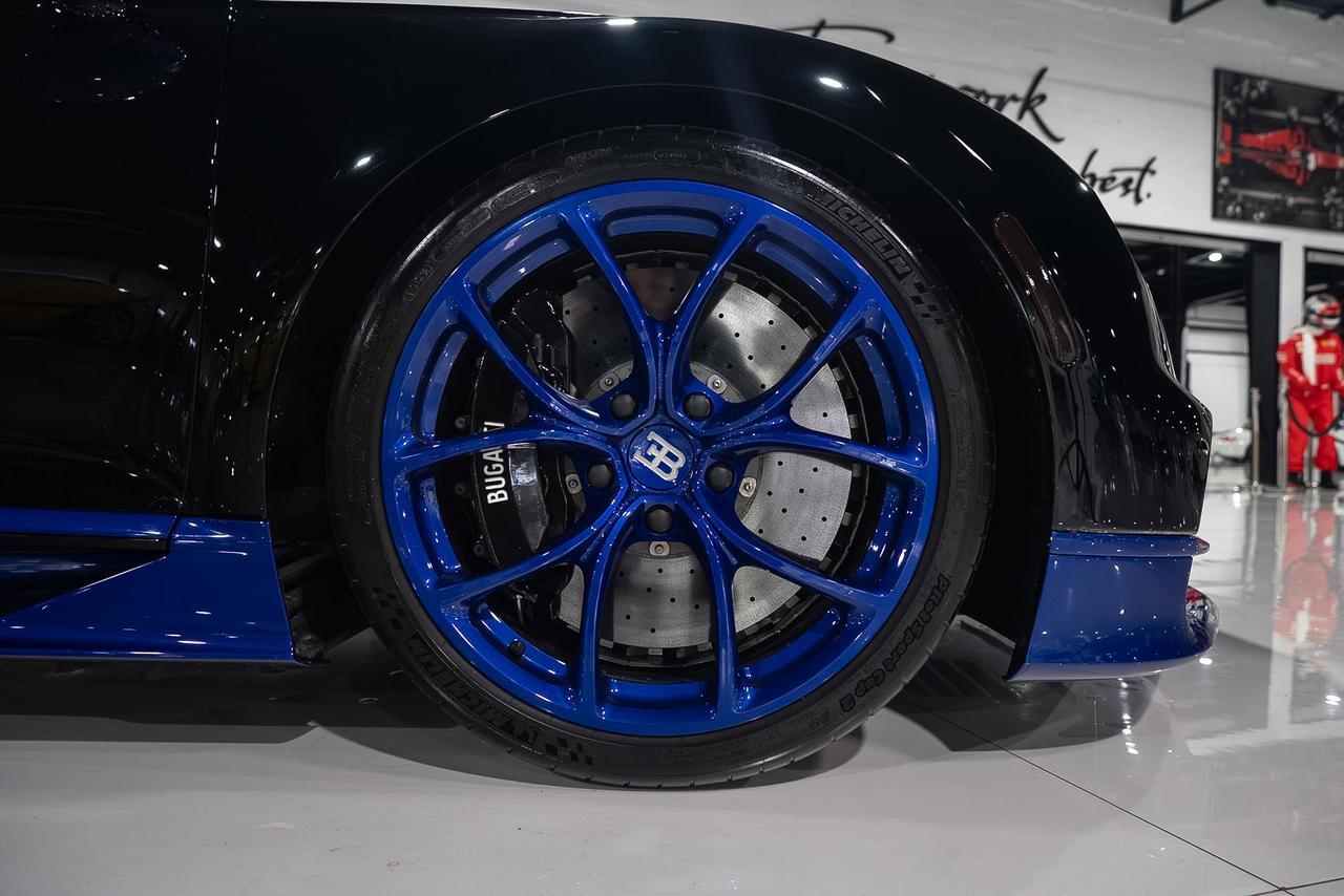 2018 Bugatti Chiron Nocturne paint, Sprint Blue Effect accenting, Beluga Black leather interior AND MUCH MORE!!! Fort Lauderdale FL