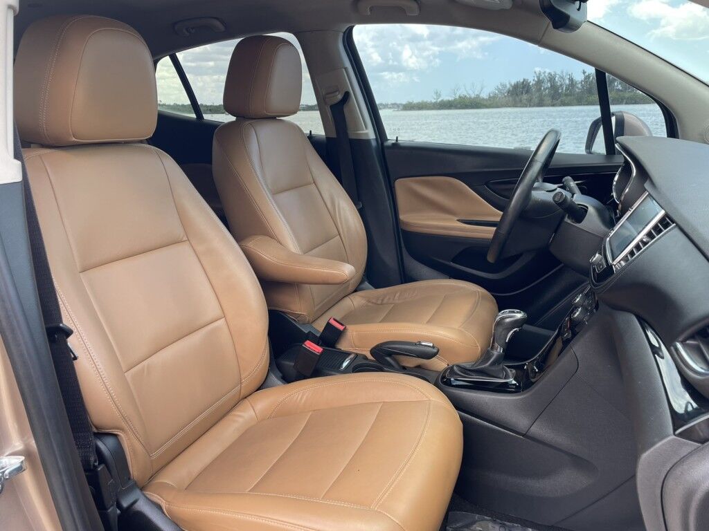 2018 Buick Encore Essence~CLEAN CAR-FAX~BLUETOOTH~BLIND SPOT WARNING~CRUISE CONTROL~REARVIEW CAMERA Sarasota FL
