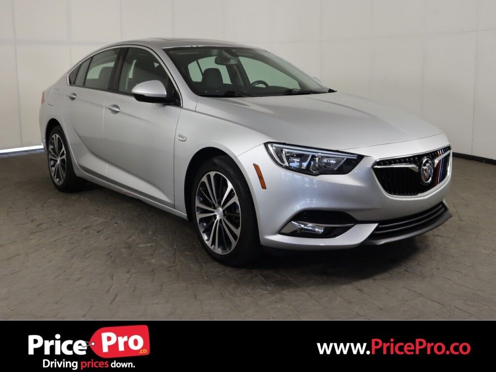 2018 Buick Regal Sportback Essence w/Moonroof Maumee OH