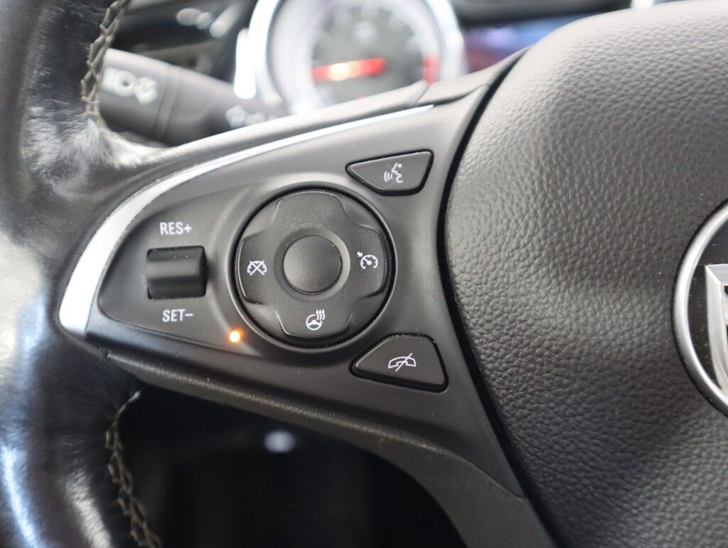 2018 Buick Regal Sportback Essence w/Moonroof Maumee OH