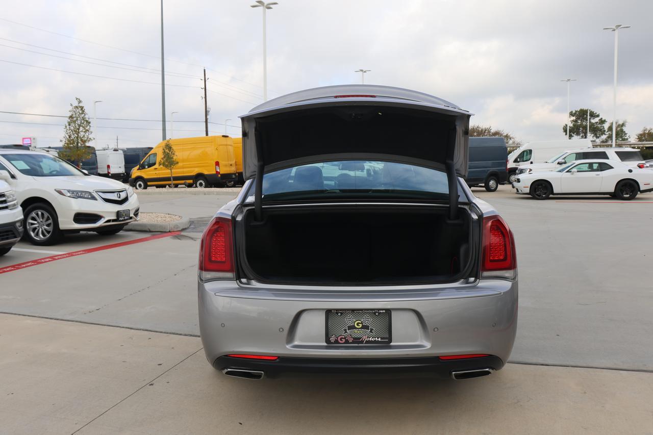 2018 CHRYSLER 300 S Houston TX