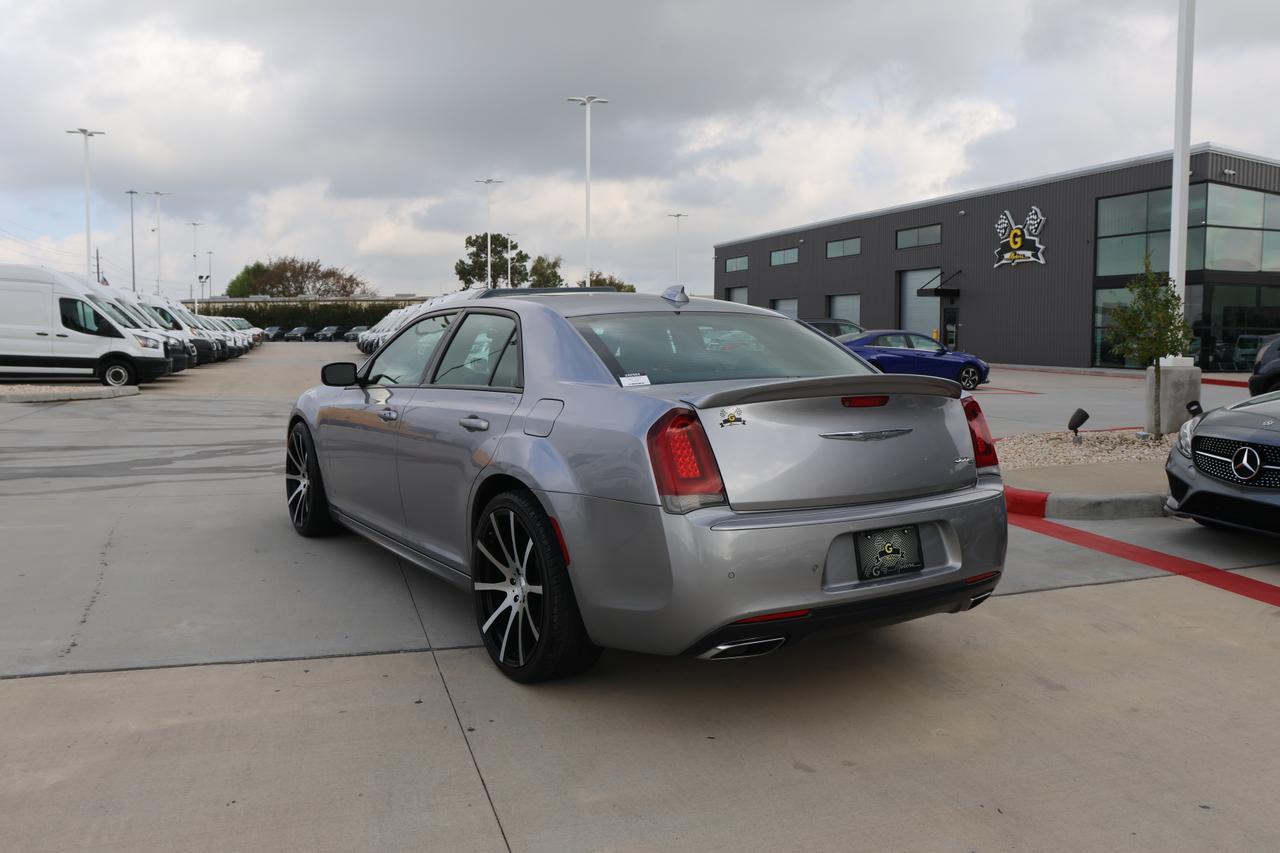 2018 CHRYSLER 300 S Houston TX