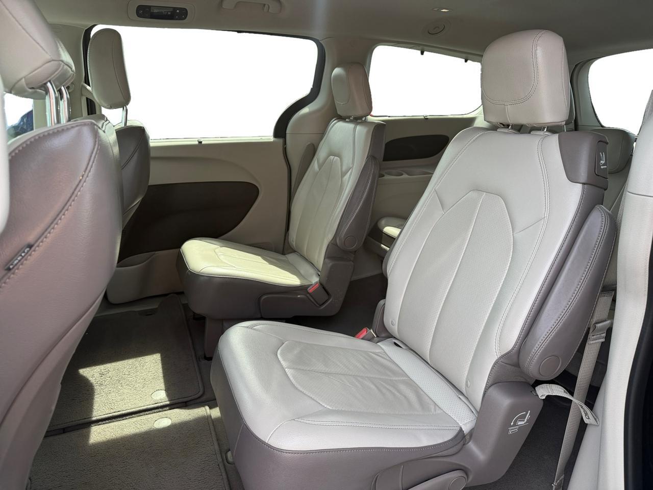 2018 CHRYSLER PACIFICA TOURING L Touring L Kansas City MO