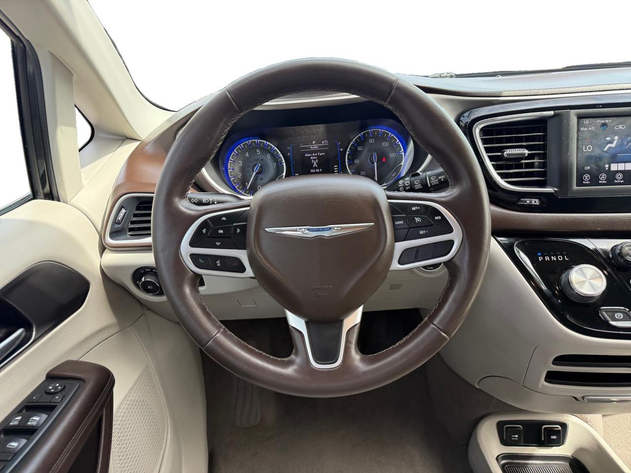 2018 CHRYSLER PACIFICA TOURING L Touring L Kansas City MO