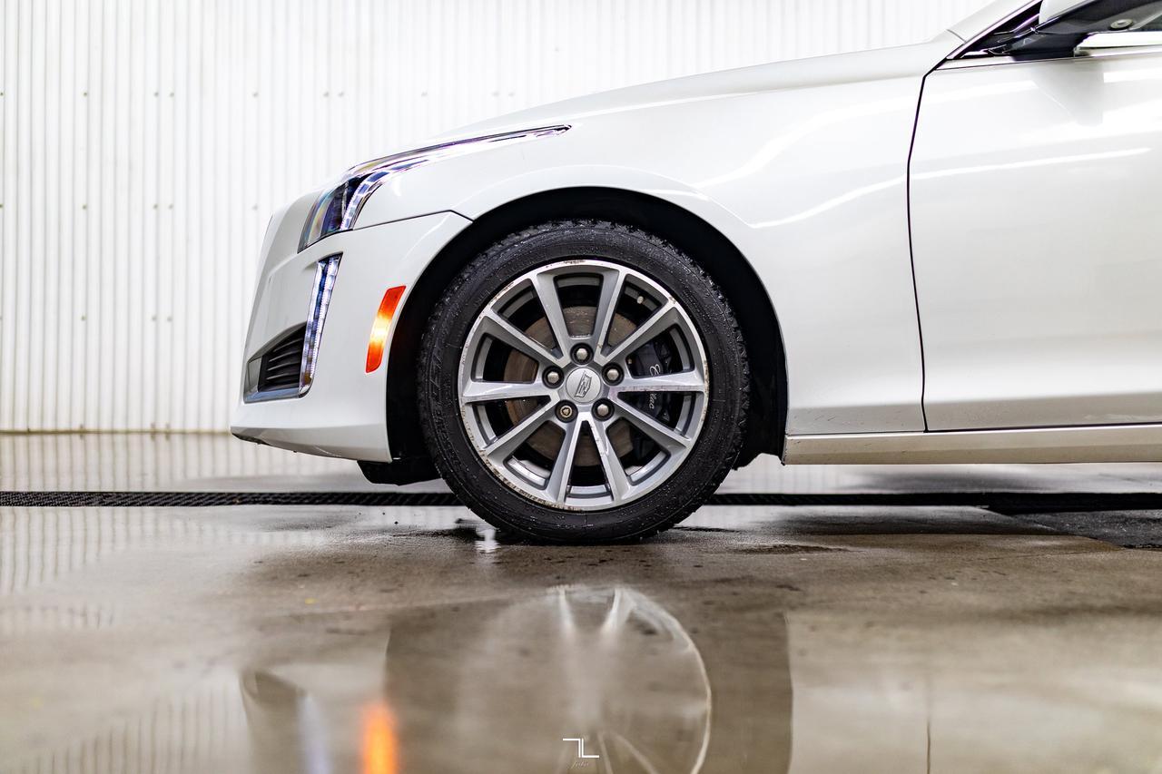 2018 Cadillac CTS AWD Luxury Leather Roof Nav BCam Red Deer AB