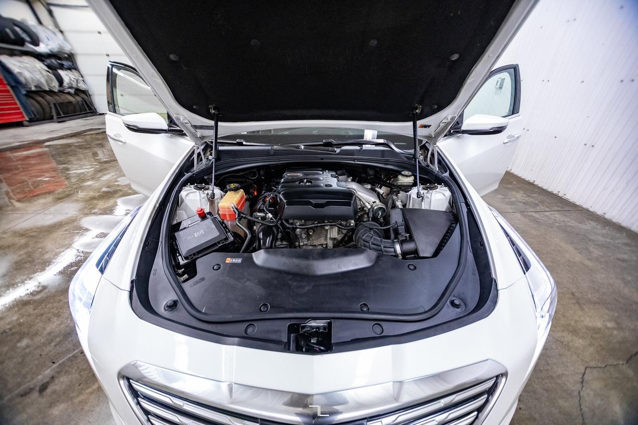 2018 Cadillac CTS AWD Luxury Leather Roof Nav BCam Red Deer AB