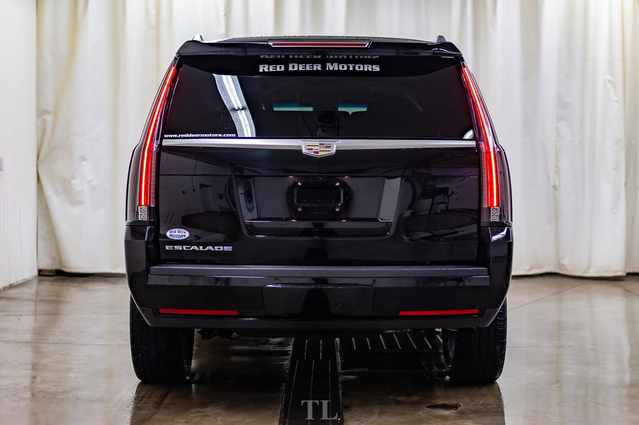 2018 Cadillac Escalade AWD Luxury Leather Roof Nav BCam Red Deer AB