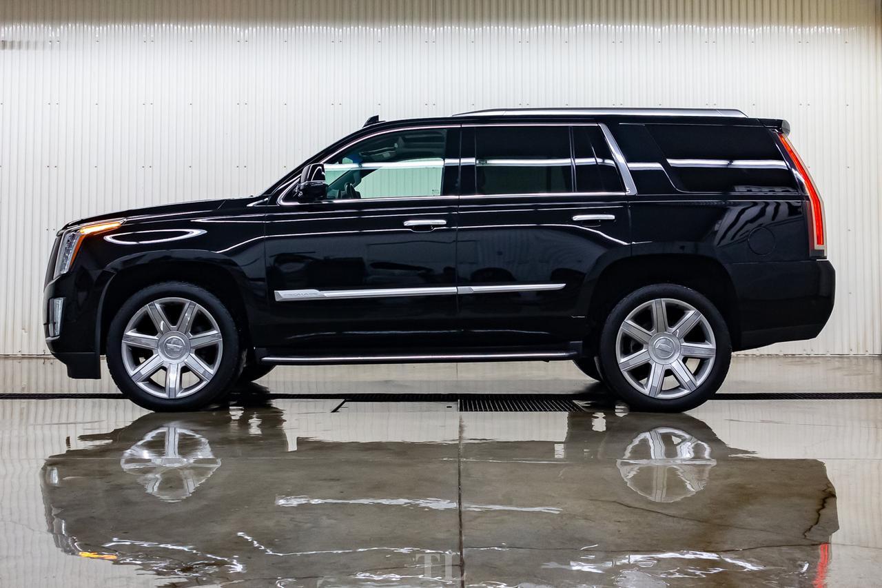 2018 Cadillac Escalade AWD Luxury Leather Roof Nav BCam Red Deer AB