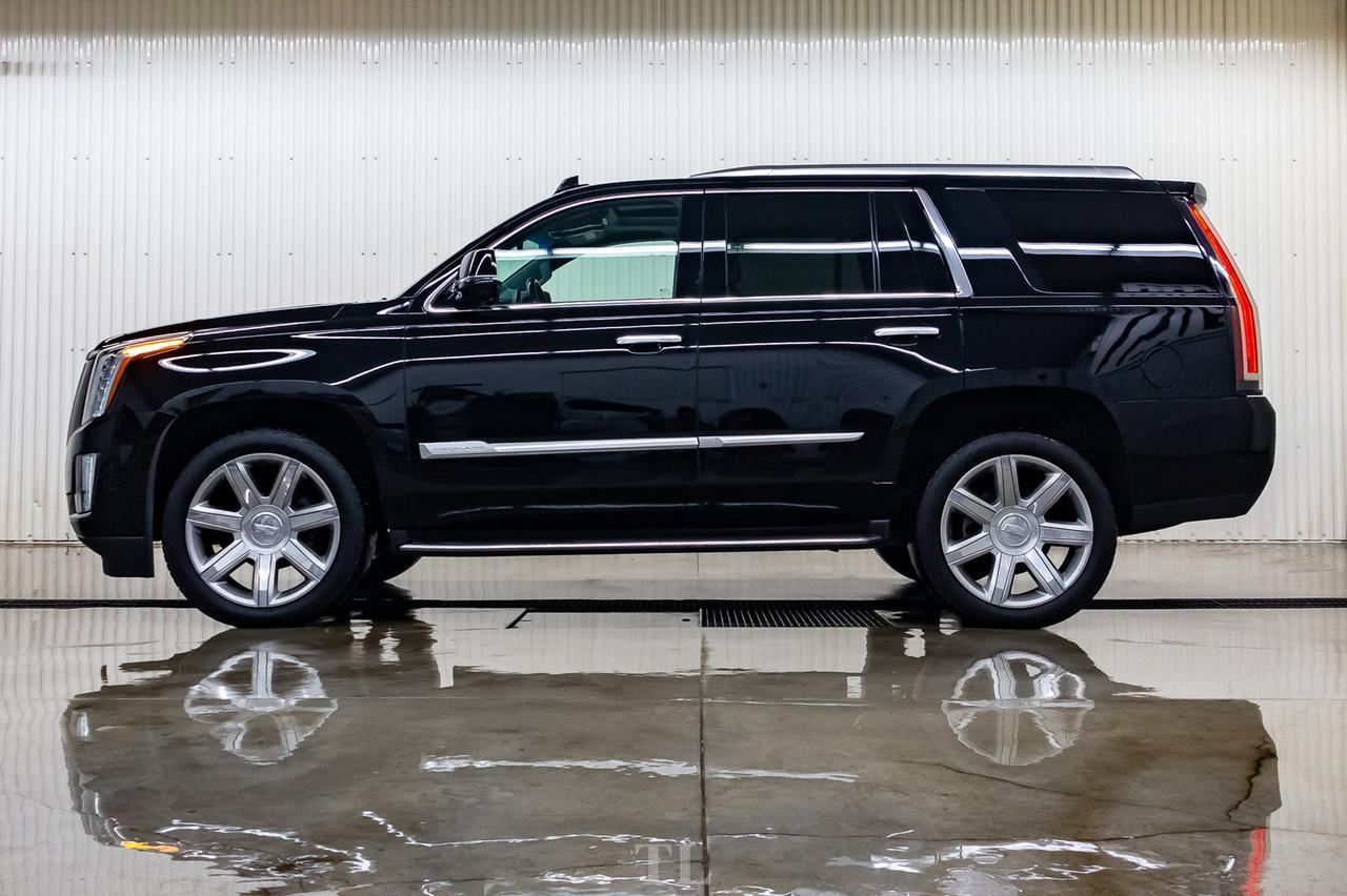 2018 Cadillac Escalade AWD Luxury Leather Roof Nav BCam Red Deer AB