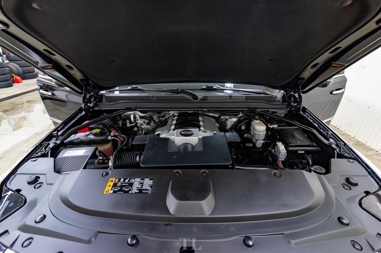 2018 Cadillac Escalade AWD Luxury Leather Roof Nav BCam Red Deer AB